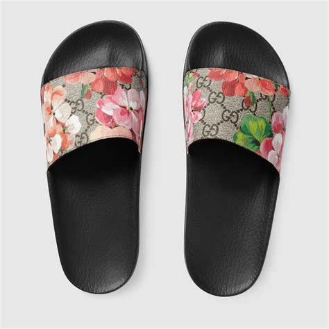 gucci slides women.